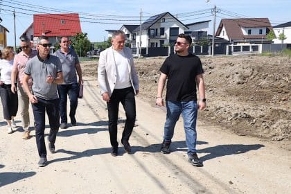 Se asfaltează patru străzi din Pitești
