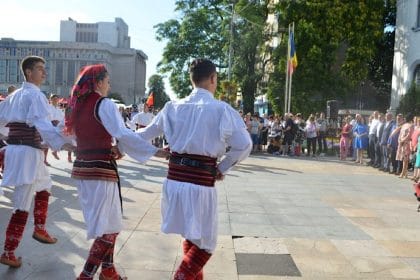 Festivalul internațional de folclor „Brâulețul”, Pitești