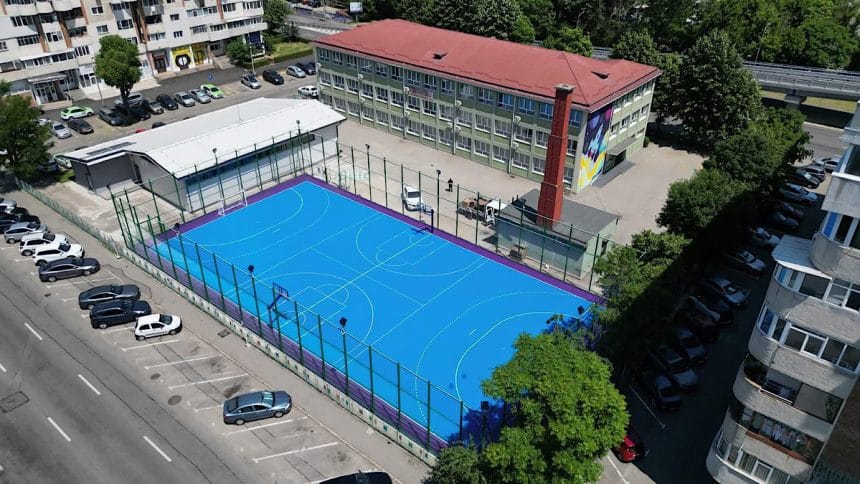 Noul teren multifuncțional la Școala Gimnazială „Tudor Vladimirescu”, Pitești