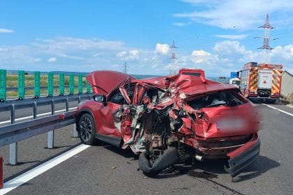 Accident pe dex12: două femei au fost transportate la spital după o coliziune între două autoturisme accident