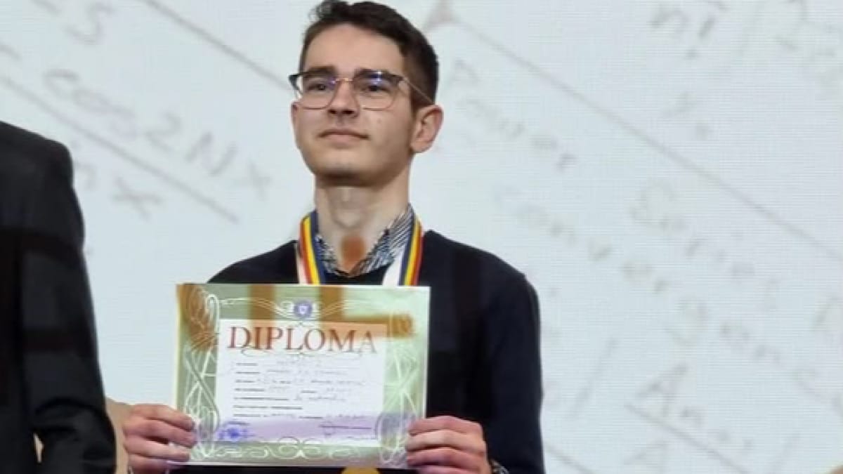 Medaliat cu aur la matematică, fără bursă: un elev din pitești a dat ministerul educației în judecată emanuel mazare