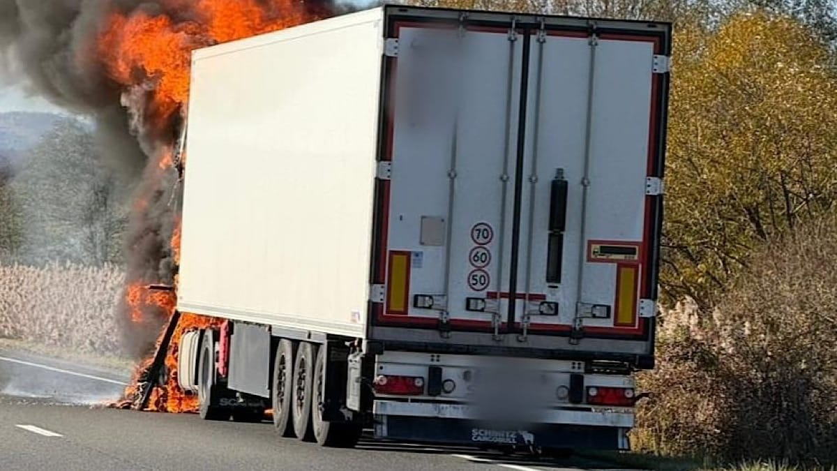 Tir in Flacari Stiripitesti.ro Tir cuprins de flăcări pe autostrada a1: trafic afectat pe sensul către pitești tir in flacari